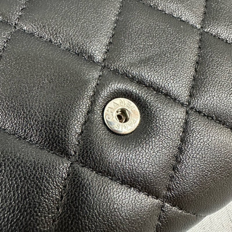 Chanel Ap0232 黑羊皮銀釦CF中夾-17