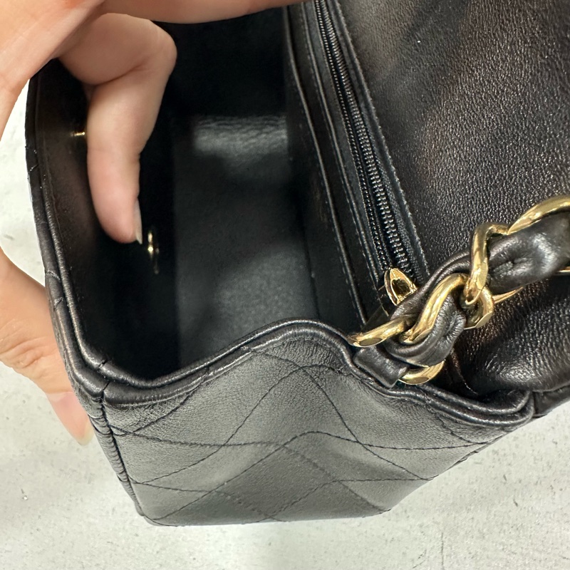 Chanel A35200 黑羊皮金釦方胖子 mini coco 17-26