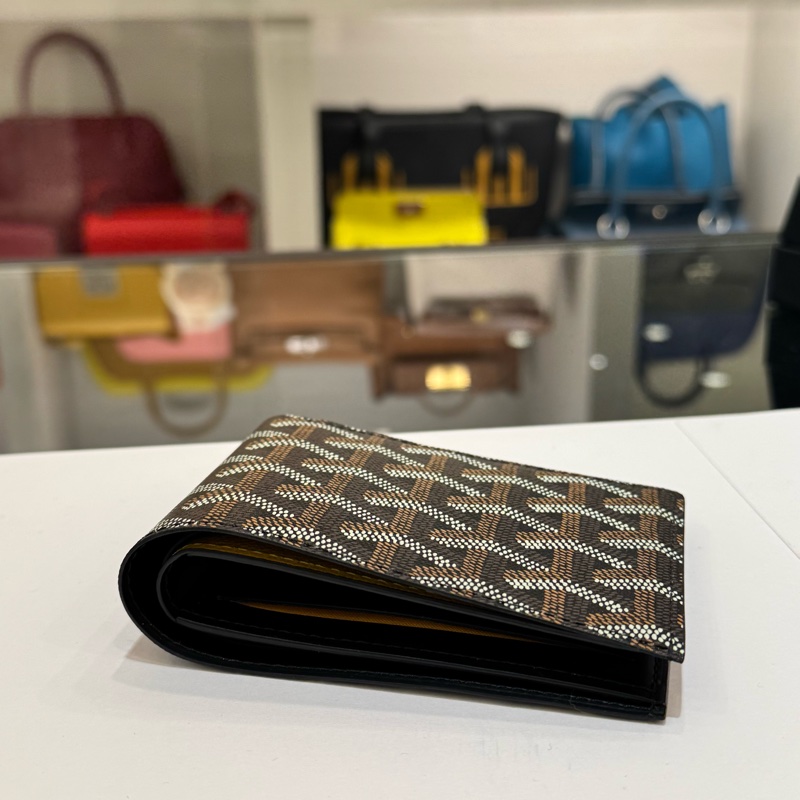 GOYARD咖色老花內拚黑對開短夾-3