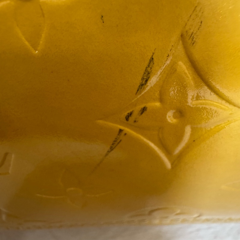 Louis Vuitton 黃色漆皮圓筒包-19