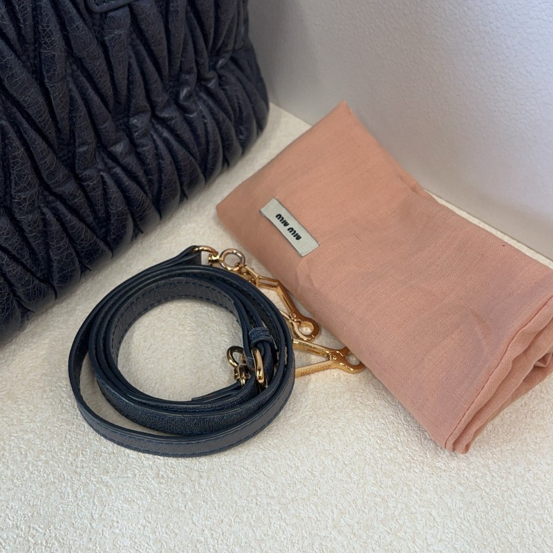 Miu Miu 藍色褶皺羊皮包 手提包 肩背包 底長34cm-5