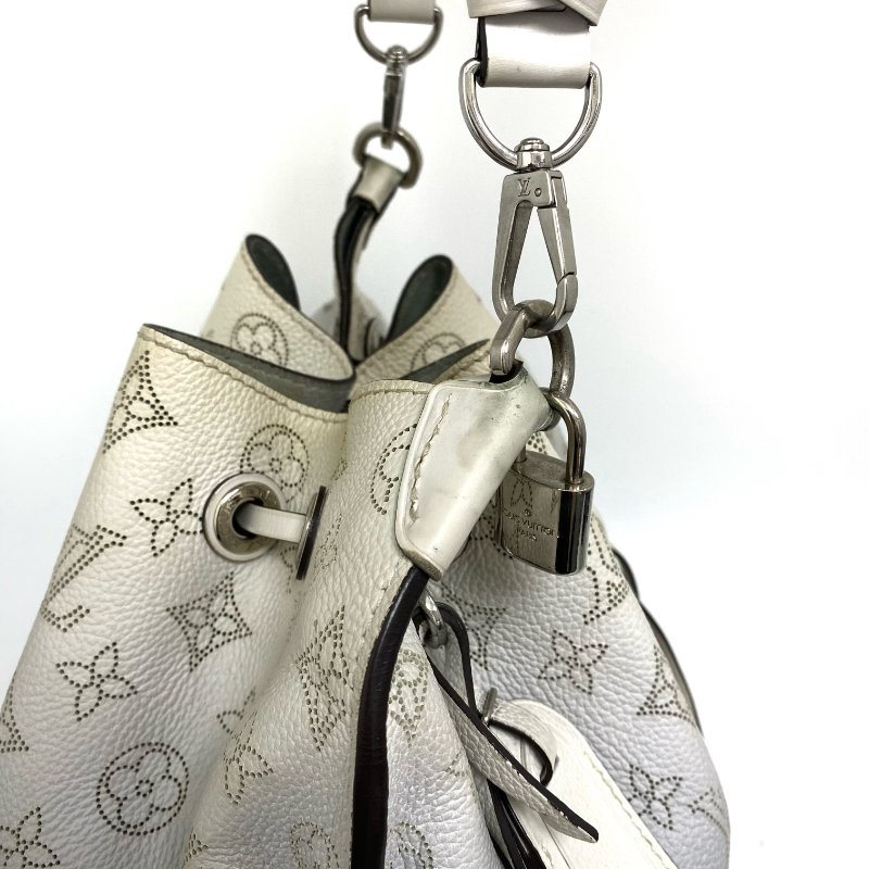 △ Louis Vuitton 路易威登 Muiria Mahina Light Blue Perforated Calfskin 2Way Bag M57853 淺藍色穿孔小牛皮兩用袋 M57853 -257016910-5