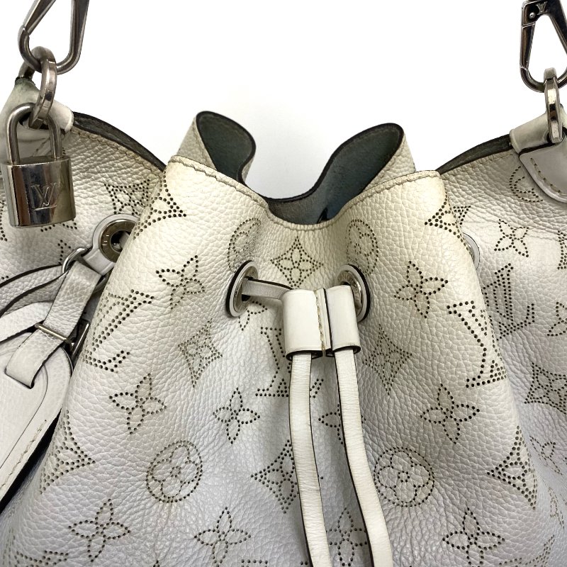 △ Louis Vuitton 路易威登 Muiria Mahina Light Blue Perforated Calfskin 2Way Bag M57853 淺藍色穿孔小牛皮兩用袋 M57853 -257016910-7
