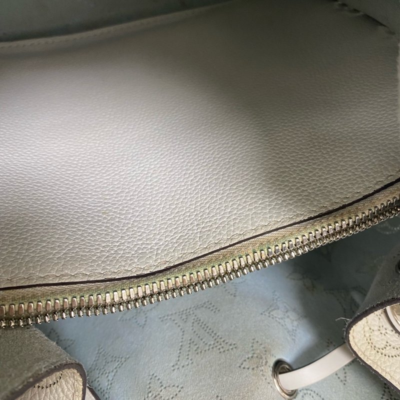 △ Louis Vuitton 路易威登 Muiria Mahina Light Blue Perforated Calfskin 2Way Bag M57853 淺藍色穿孔小牛皮兩用袋 M57853 -257016910-22