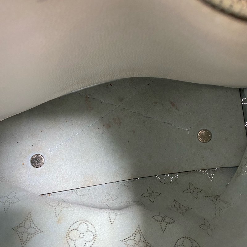 △ Louis Vuitton 路易威登 Muiria Mahina Light Blue Perforated Calfskin 2Way Bag M57853 淺藍色穿孔小牛皮兩用袋 M57853 -257016910-25