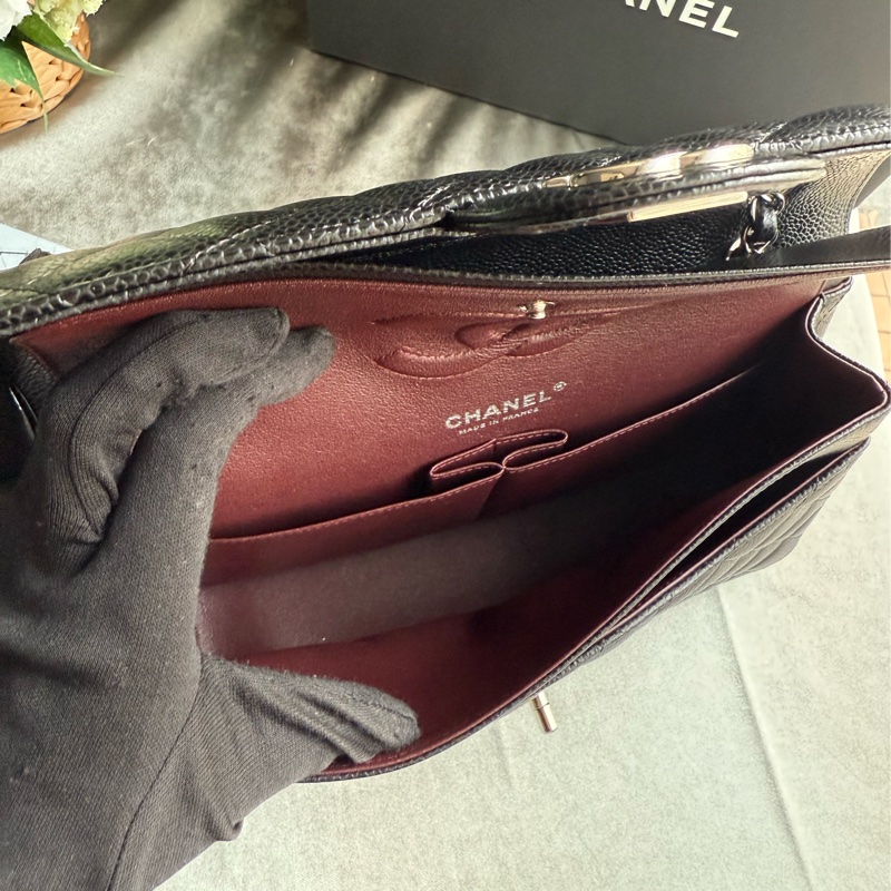 銀釦菱格紋粒紋牛皮 25cm COCO包(黑色)-8