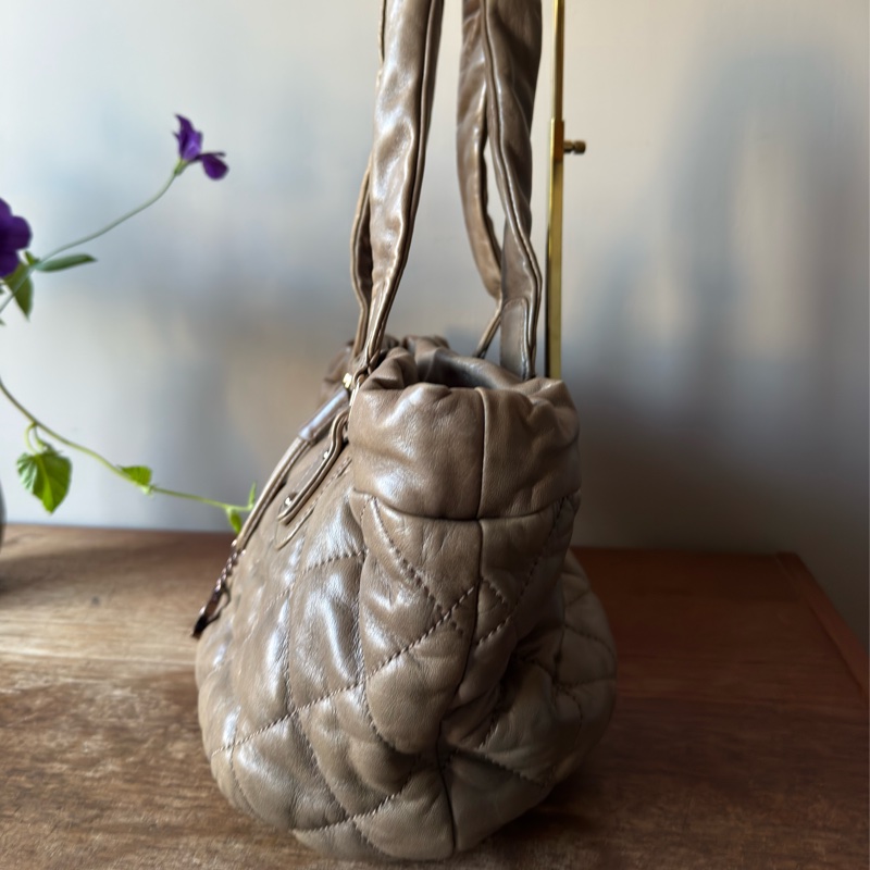 CHANEL 羊皮菱格紋肩背包-17