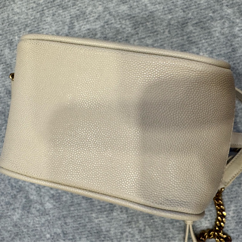 YVES SAINT LAURENT 米色。牛皮皮革。金扣背帶-12