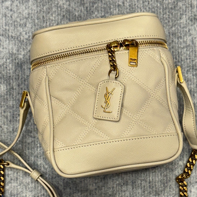 YVES SAINT LAURENT 米色。牛皮皮革。金扣背帶-20