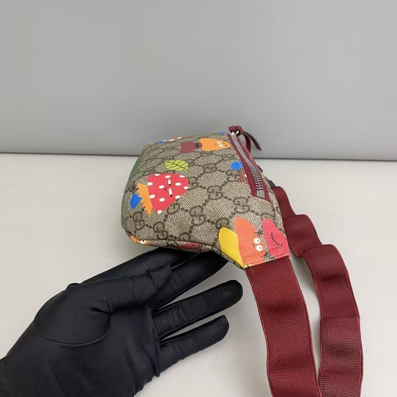 Gucci古馳 兒童腰包 老花蘑菇印花腰包胸包 ,尺寸25×12cm-2