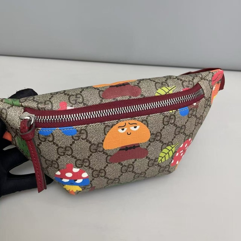 Gucci古馳 兒童腰包 老花蘑菇印花腰包胸包 ,尺寸25×12cm-4