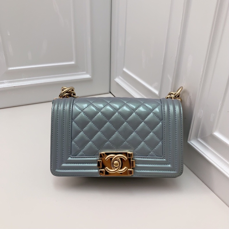 98新 CHANEL 漆皮霧霾藍珠光細閃Leboy 22開-1