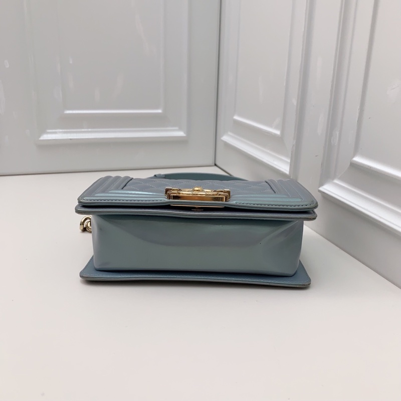 98新 CHANEL 漆皮霧霾藍珠光細閃Leboy 22開-3