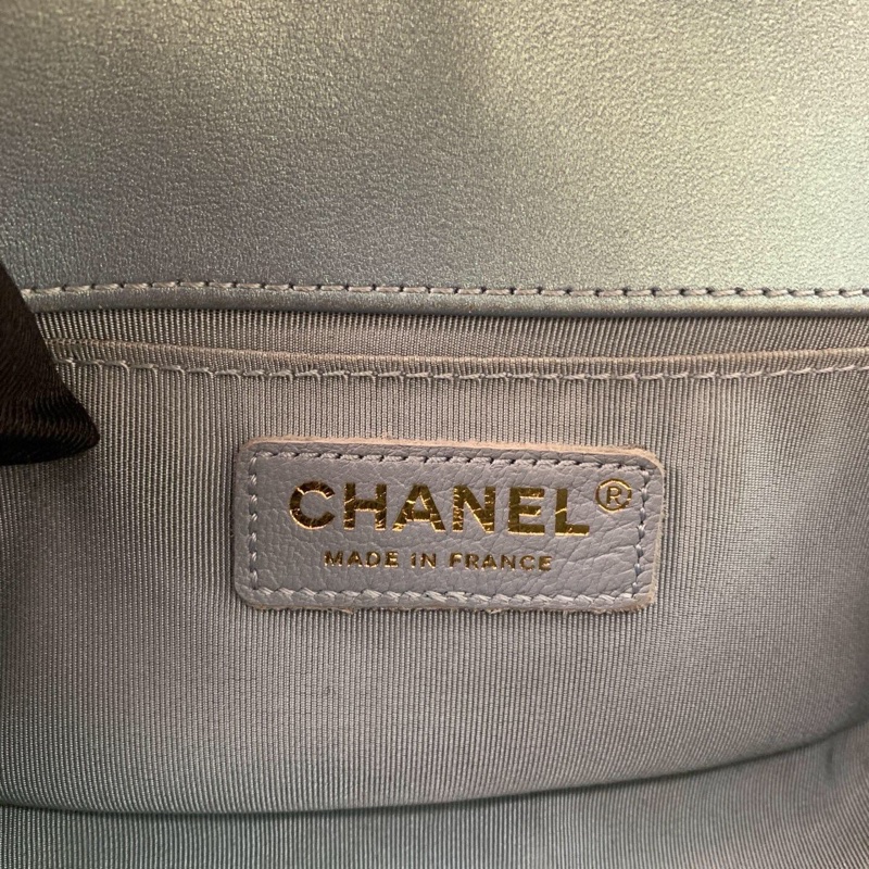 98新 CHANEL 漆皮霧霾藍珠光細閃Leboy 22開-8
