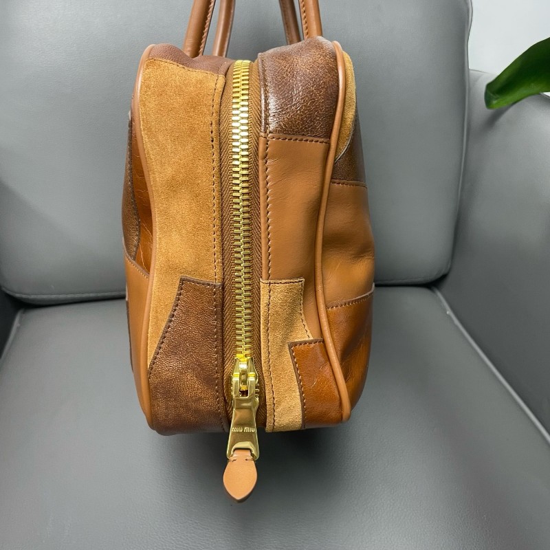 MiuMiu/繆繆 晶片款 乾邑色補丁皮革拼貼保齡球包 手提包-3