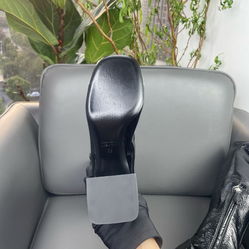 Miu Miu 爆款皮高筒靴  漆皮黑白熊貓配色 眾多明星網紅同款 35碼-8