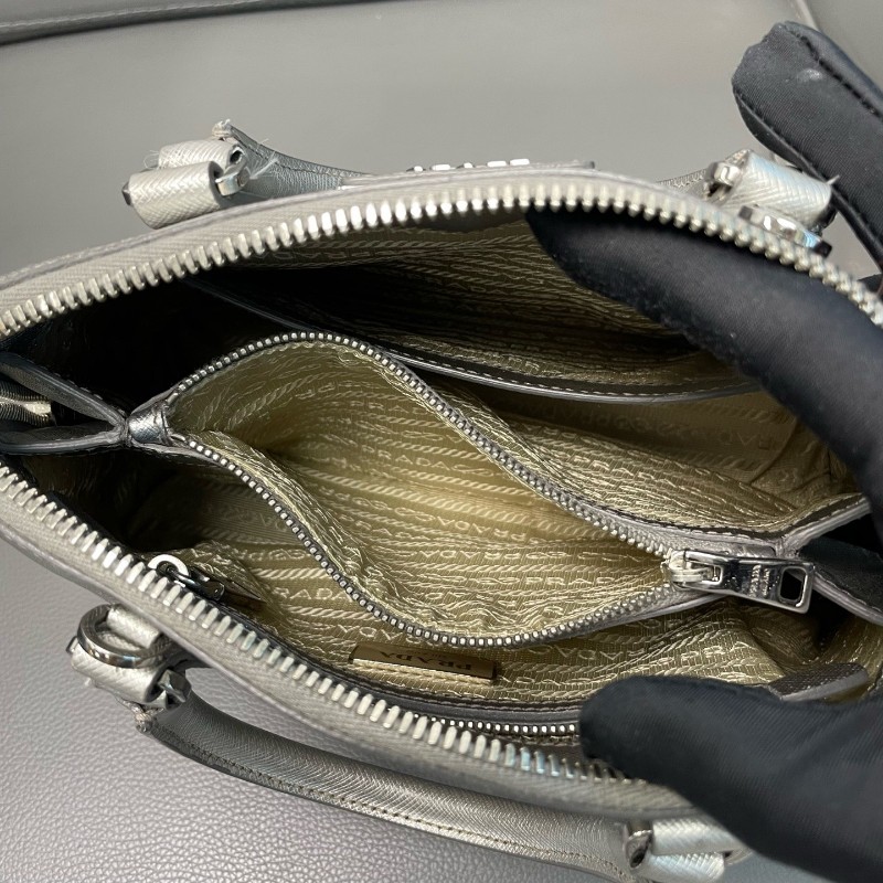 Prada/普拉達 珠光灰十字紋牛皮 貝殼包 女士手提包 肩背包 斜背包-8