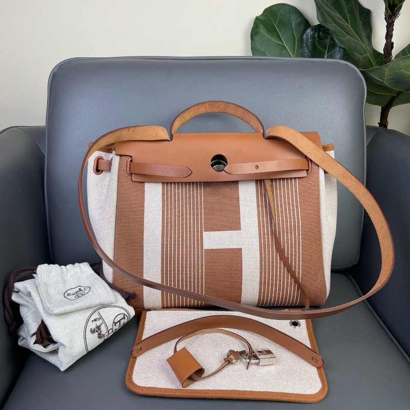 Hermes/愛馬仕 Herbag31限量款 金棕色帆布拼皮 H字母條紋設計 銀扣Y刻-0