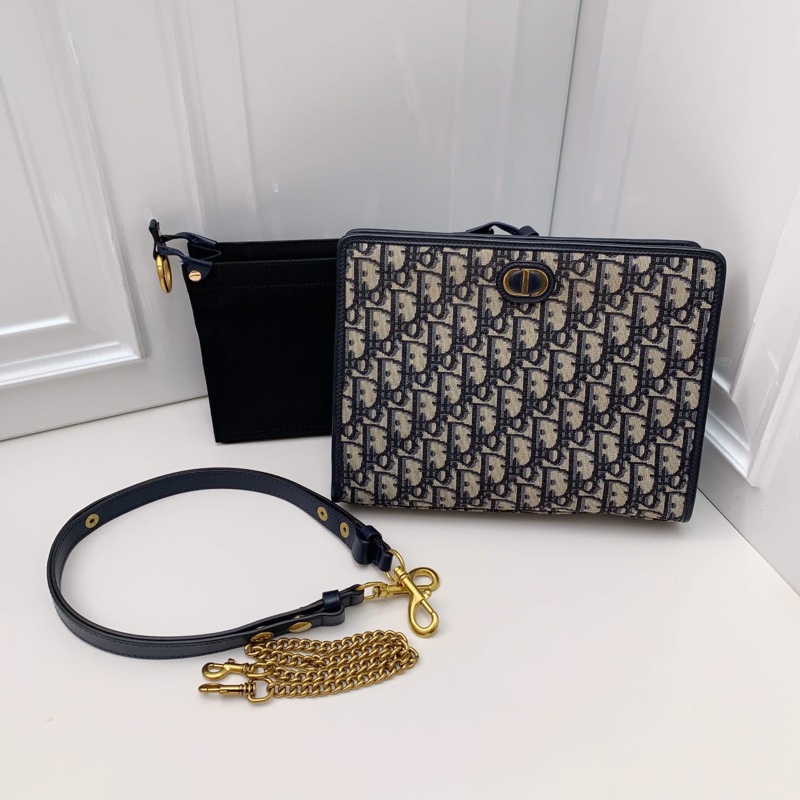 98新 迪奧DIOR 老花 洗漱26 我們自配內膽肩帶 可以多種背法 手拿 斜挎 單肩 完美變身一個日常通勤腋下包 很能裝 也很好搭 性價比真的很高-0