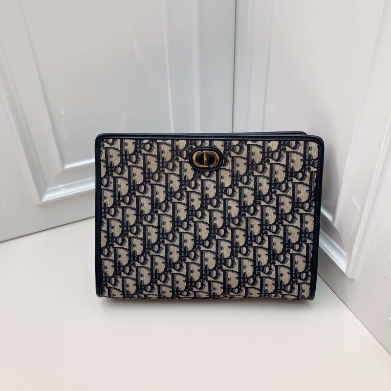 98新 迪奧DIOR 老花 洗漱26 我們自配內膽肩帶 可以多種背法 手拿 斜挎 單肩 完美變身一個日常通勤腋下包 很能裝 也很好搭 性價比真的很高-1