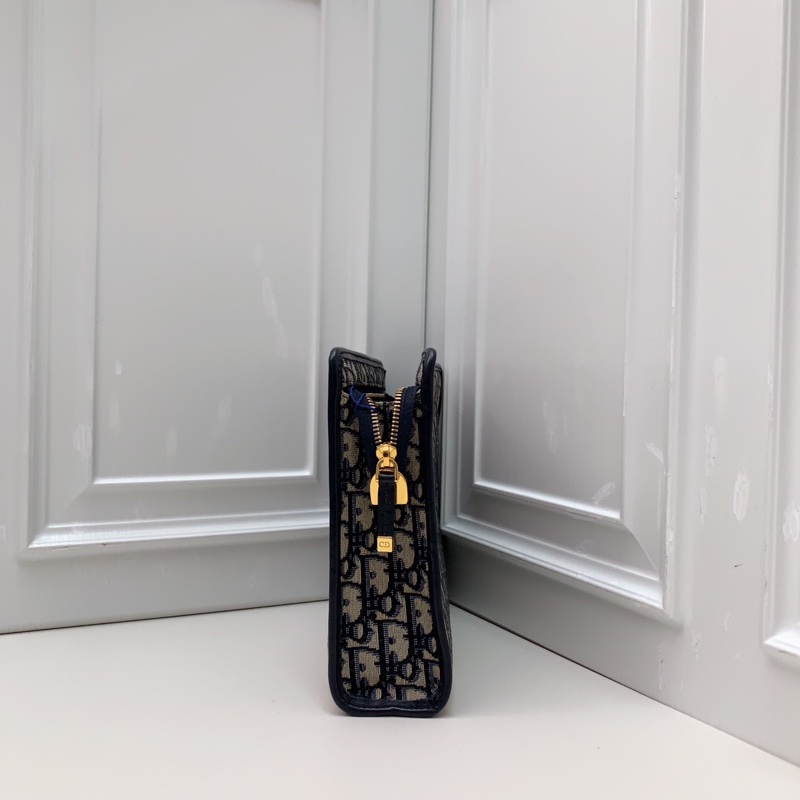 98新 迪奧DIOR 老花 洗漱26 我們自配內膽肩帶 可以多種背法 手拿 斜挎 單肩 完美變身一個日常通勤腋下包 很能裝 也很好搭 性價比真的很高-3