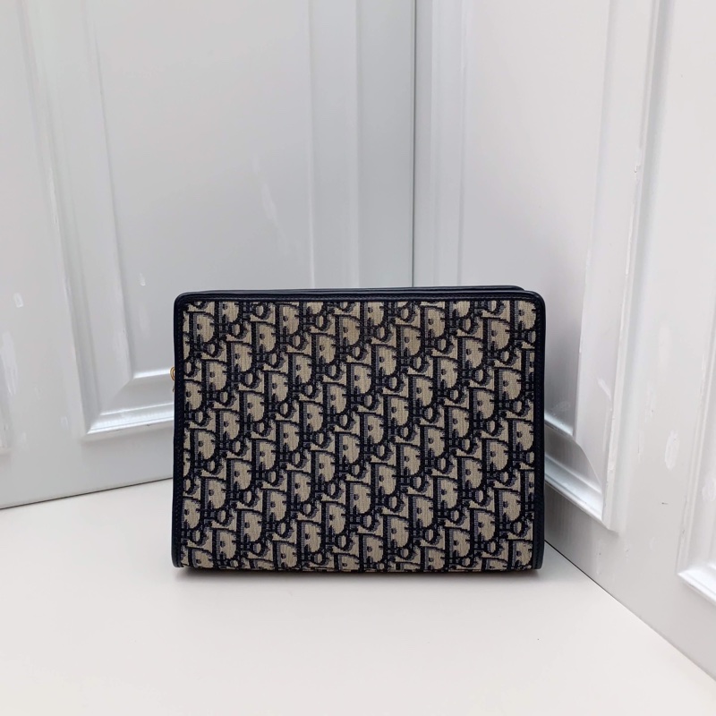 98新 迪奧DIOR 老花 洗漱26 我們自配內膽肩帶 可以多種背法 手拿 斜挎 單肩 完美變身一個日常通勤腋下包 很能裝 也很好搭 性價比真的很高-6