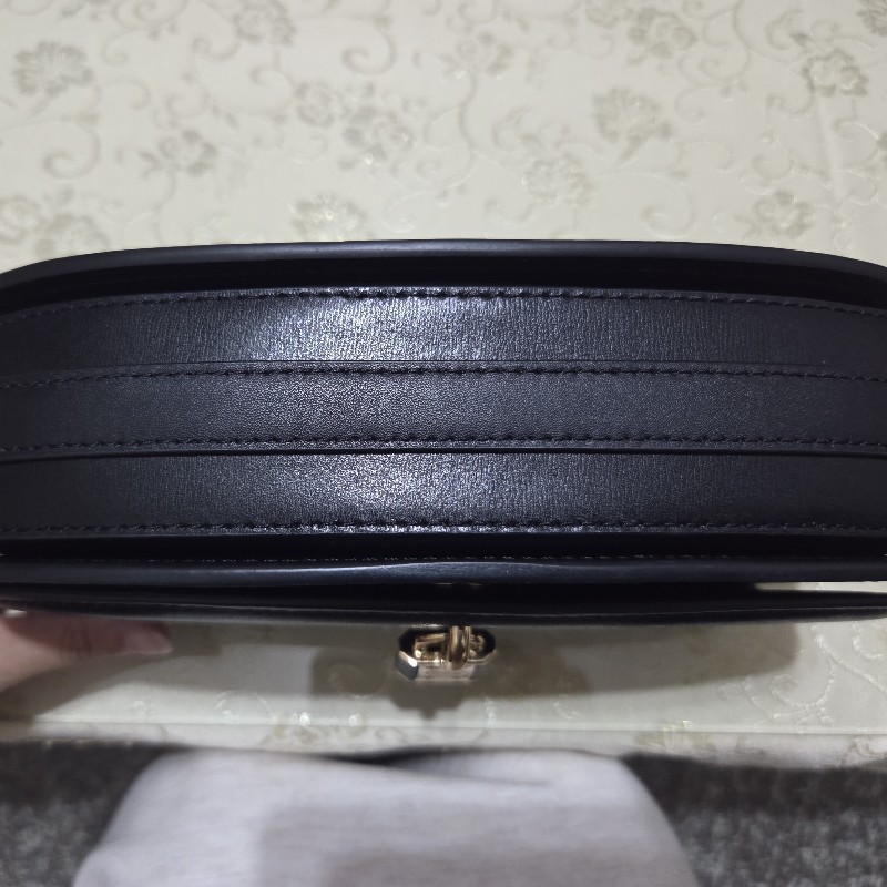 Michael Kors mila 中型馬鞍包-8