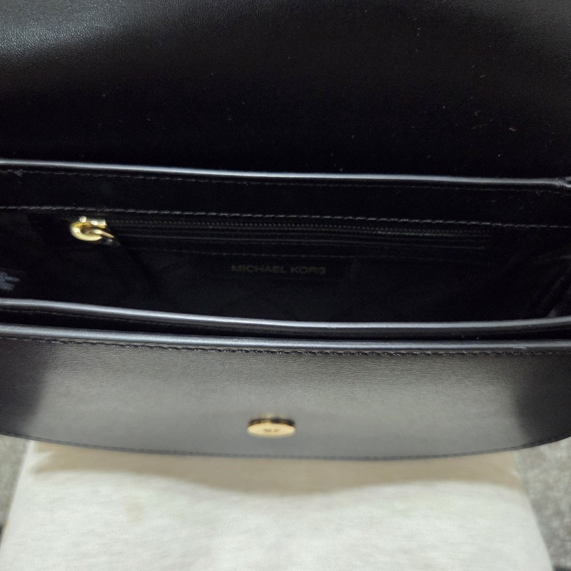 Michael Kors mila 中型馬鞍包-12