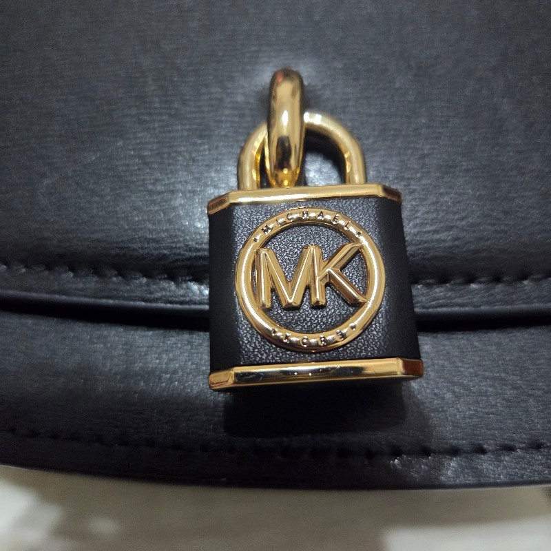 Michael Kors mila 中型馬鞍包-14
