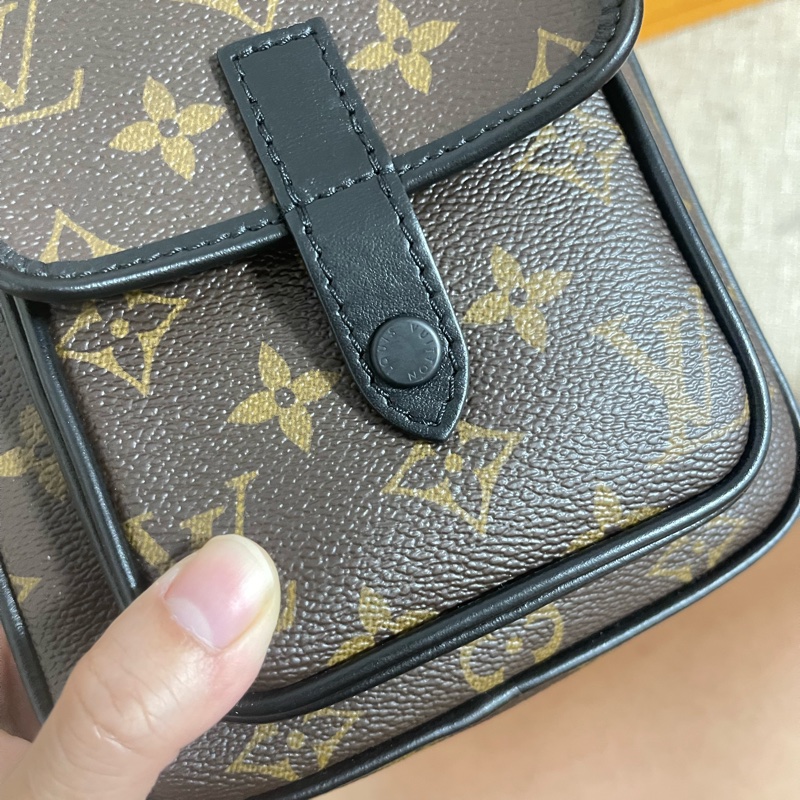 LV Christopher 老花相機包 M69404-4