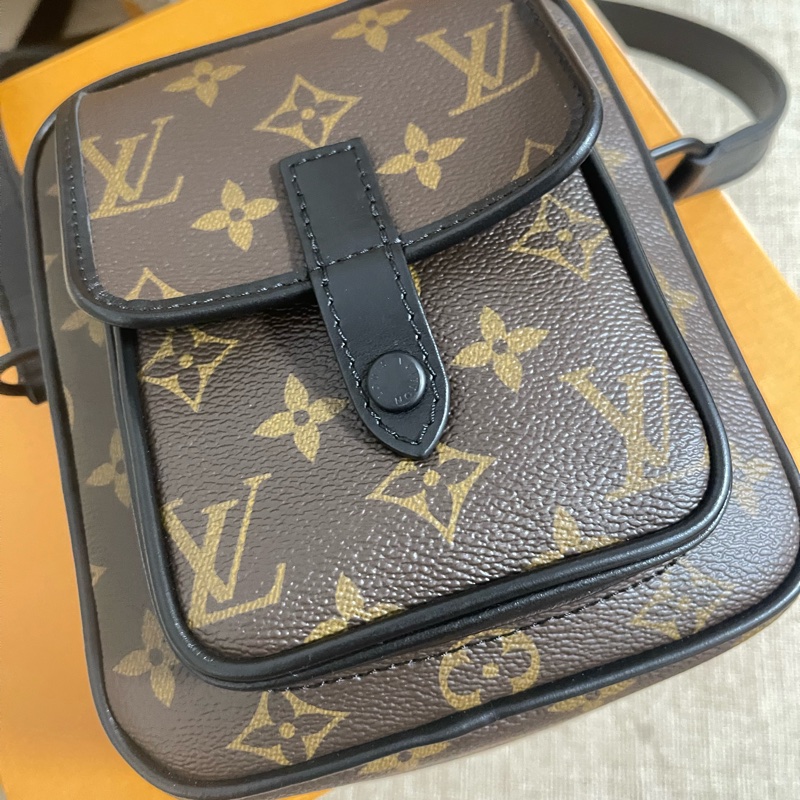 LV Christopher 老花相機包 M69404-6