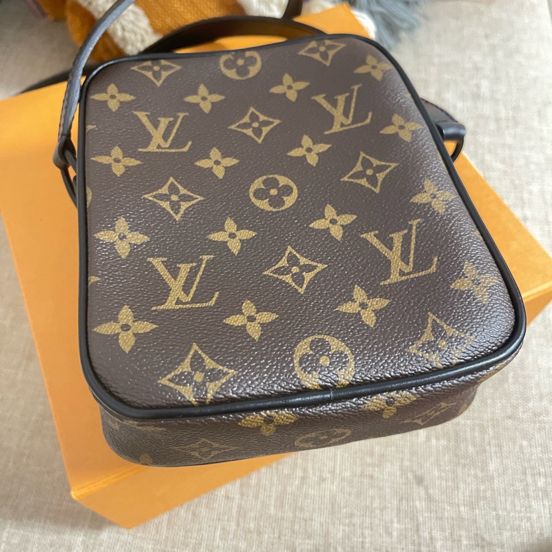 LV Christopher 老花相機包 M69404-7