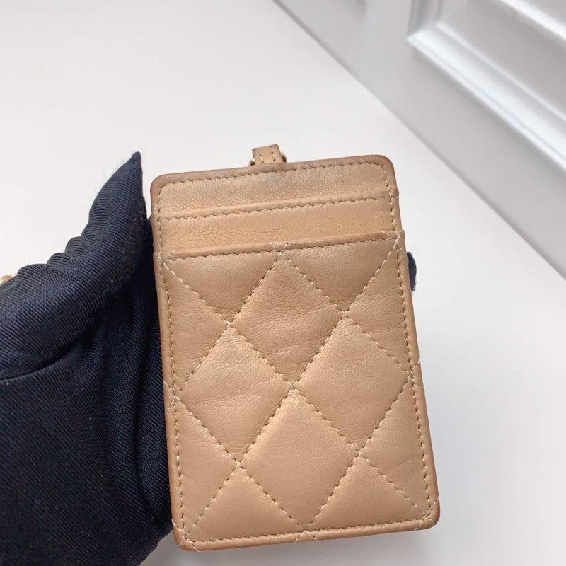 98新 CHANEL 卡其色 卡包 28開 編碼28429481-6