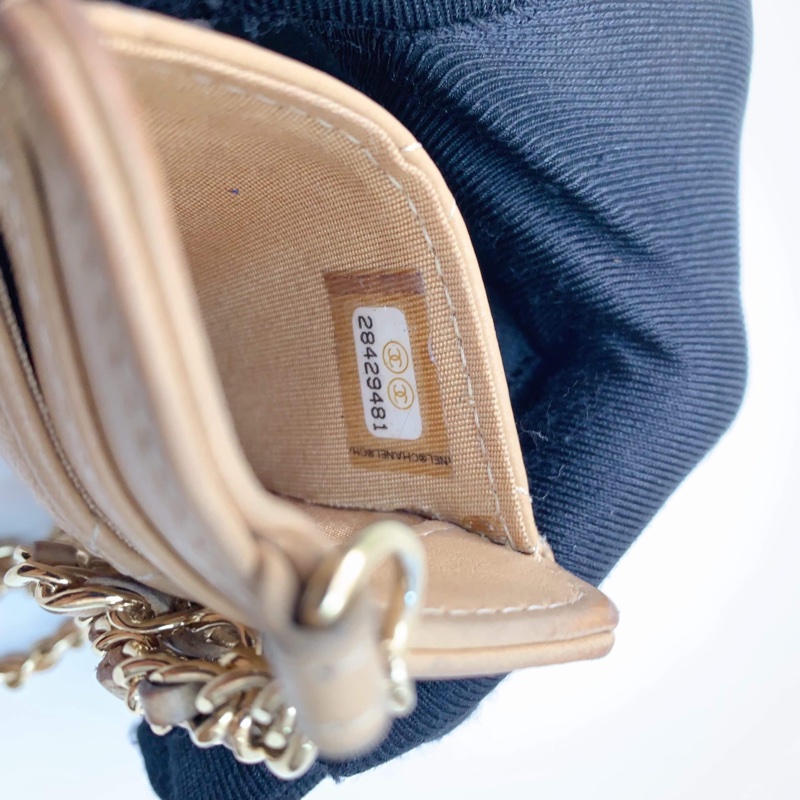 98新 CHANEL 卡其色 卡包 28開 編碼28429481-8