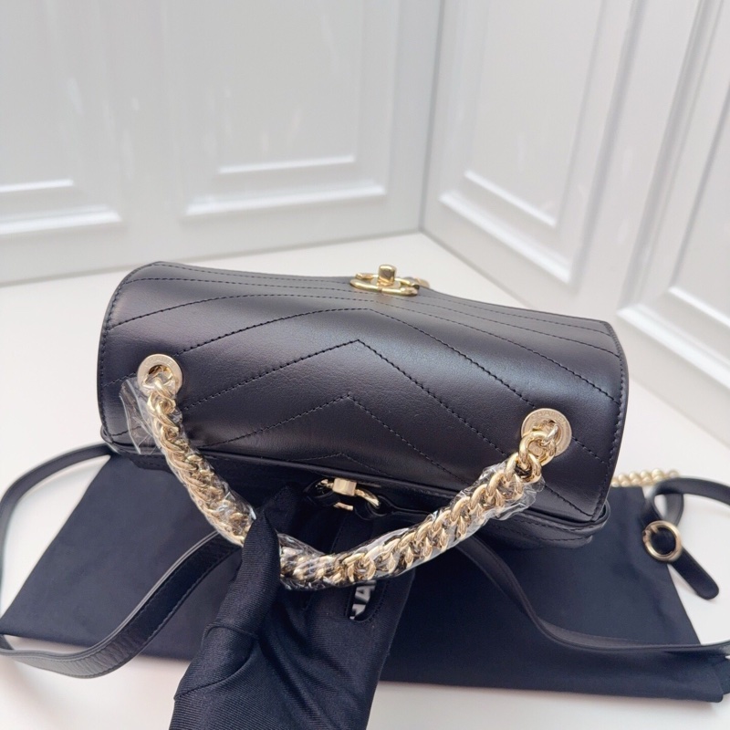 99新Chanel黑金V紋牛皮復古雙肩包 明星款!鐳射26開-3