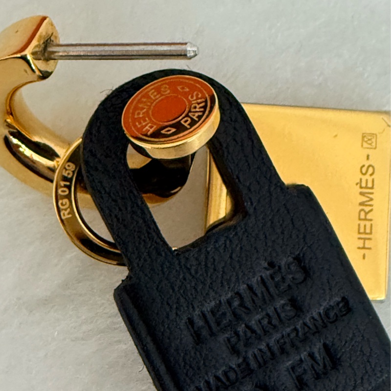 全新HERMES O'Kelly黑皮+金雙鎖頭耳環-4