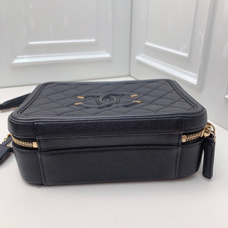 98新 CHANEL香奈兒 黑金相機包 26開-7