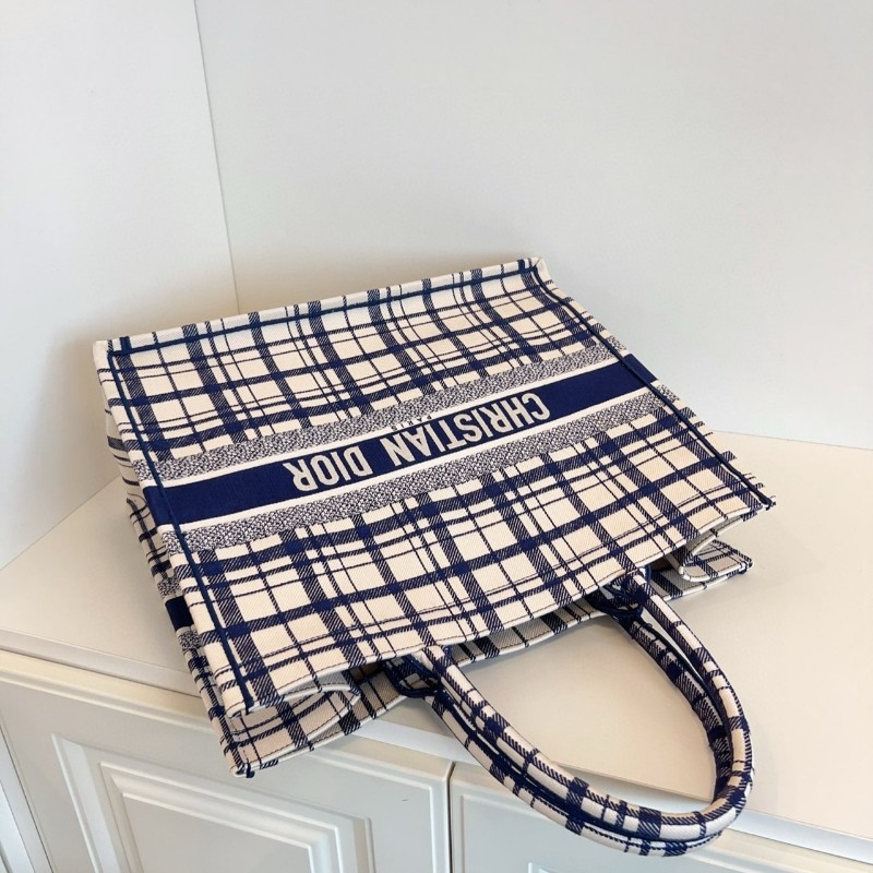 Dior迪奧 藍白格紋刺繡book tote 大號 41*35*18cm-3