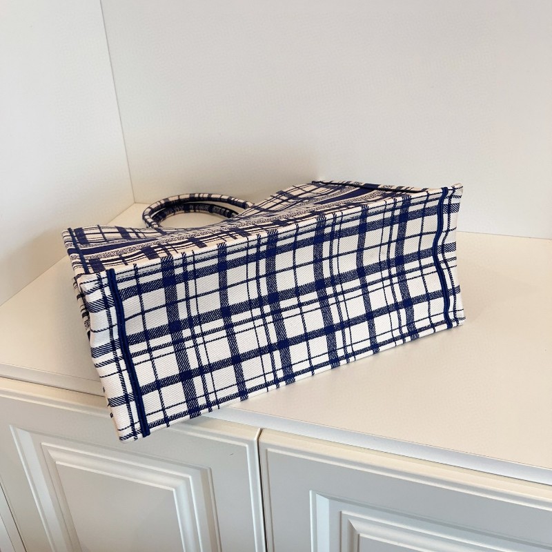 Dior迪奧 藍白格紋刺繡book tote 大號 41*35*18cm-6
