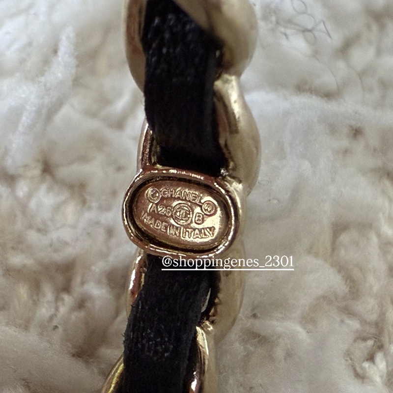 香奈兒 Chanel 全新品 25B皮穿鏈圈圈水鑽logo耳環❗️尚未抵台-5