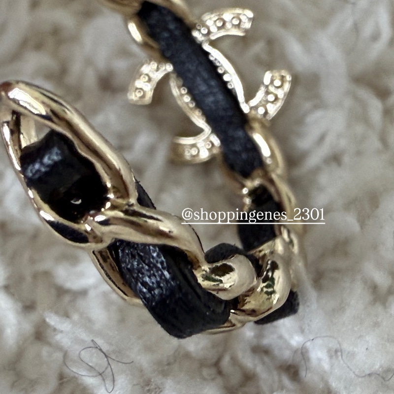 香奈兒 Chanel 全新品 25B皮穿鏈圈圈水鑽logo耳環❗️尚未抵台-7