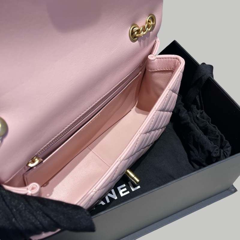 Chanel  粉紅色羊皮山茶花調節扣-3