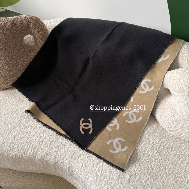 沒有了 香奈兒 25B 駝色米色黑色雙面滿版logo大披肩-1