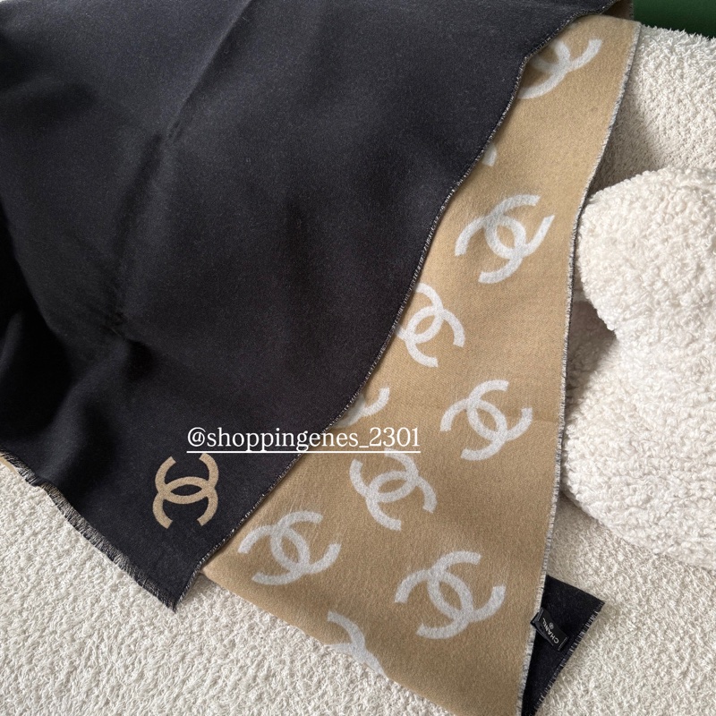 沒有了 香奈兒 25B 駝色米色黑色雙面滿版logo大披肩-3