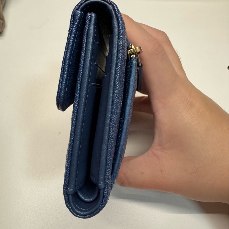 Chanel 經典款荔枝牛皮菱格紋金扣短夾-3