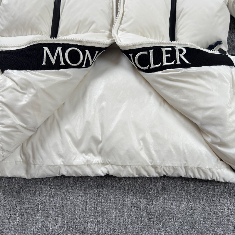 Moncler 黑標系列帽子標語白色羽絨服外套/3碼-4