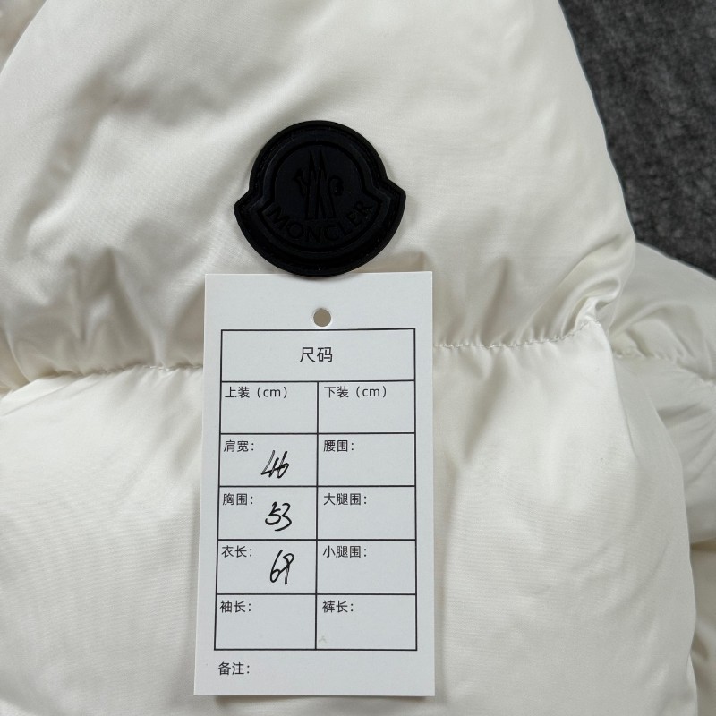 Moncler 黑標系列帽子標語白色羽絨服外套/3碼-7