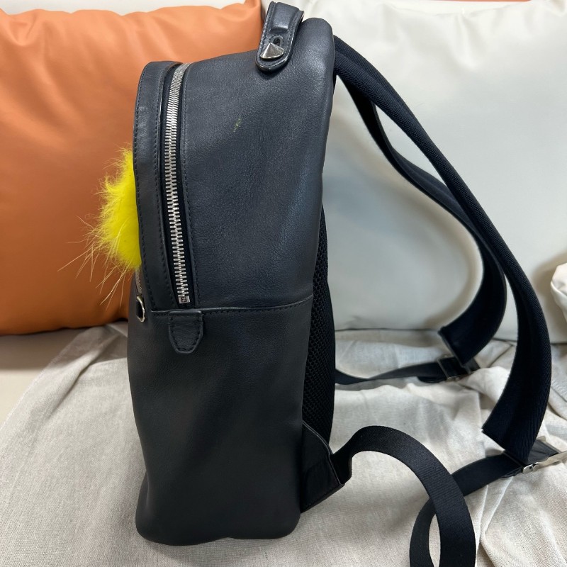 Fendi/芬迪 小怪獸雙肩包 後背包 黑色牛皮搭配黃色毛球裝飾 尺寸：29×32×12c-3