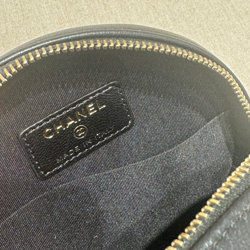 CHANEL黑色鏈邊小圓餅-3