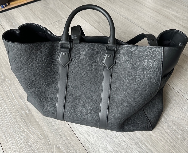 LOUIS VUITTON 路易威登 M21865 黑原花壓紋 Sac Plat 24H 肩背手提包 手提包-12